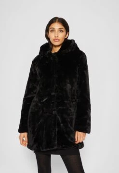 URBAN CLASSICS Cappotto ClassicoBlack Donna Cappotti UR621U00G-Q11 -DeFacto Italia 2025 0496a31e6f0e4ce28a5bcde4b4662bd6