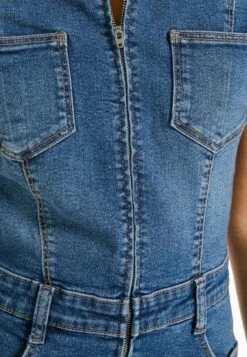 BERSHKA ZipTuta JumpsuitLight Blue Denim Donna Tute Jumpsuit BEJ21T0AY-K11 -DeFacto Italia 2025 0f45793e3a2249149c7c6869b432d61a