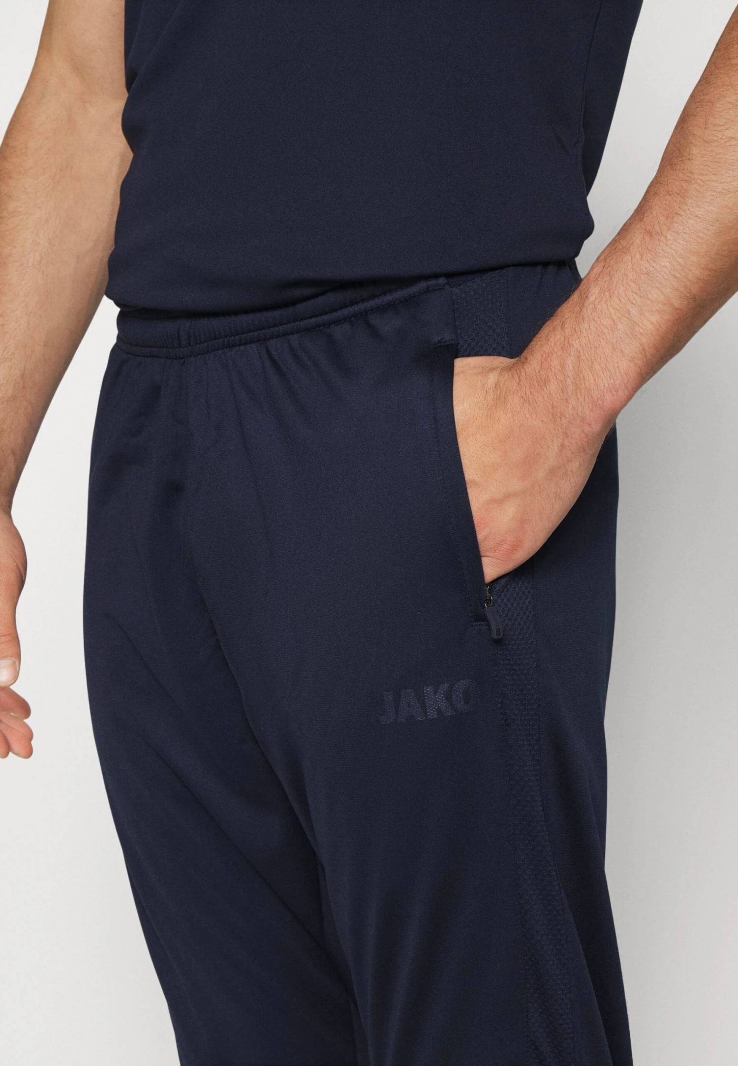 JAKO Polyesterhose PowerPantaloni SportiviMarine Uomo Pantaloni J3242E02X-K11 7 JAKO Polyesterhose PowerPantaloni SportiviMarine Uomo Pantaloni J3242E02X-K11 - immagine 5