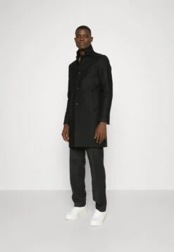 J.Lindeberg Holger Melton Cappotto ClassicoBlack Uomo Cappotti JL122T0G9-Q11 -DeFacto Italia 2025 1df9e2a2d8fc422ab5fc00deee08f808