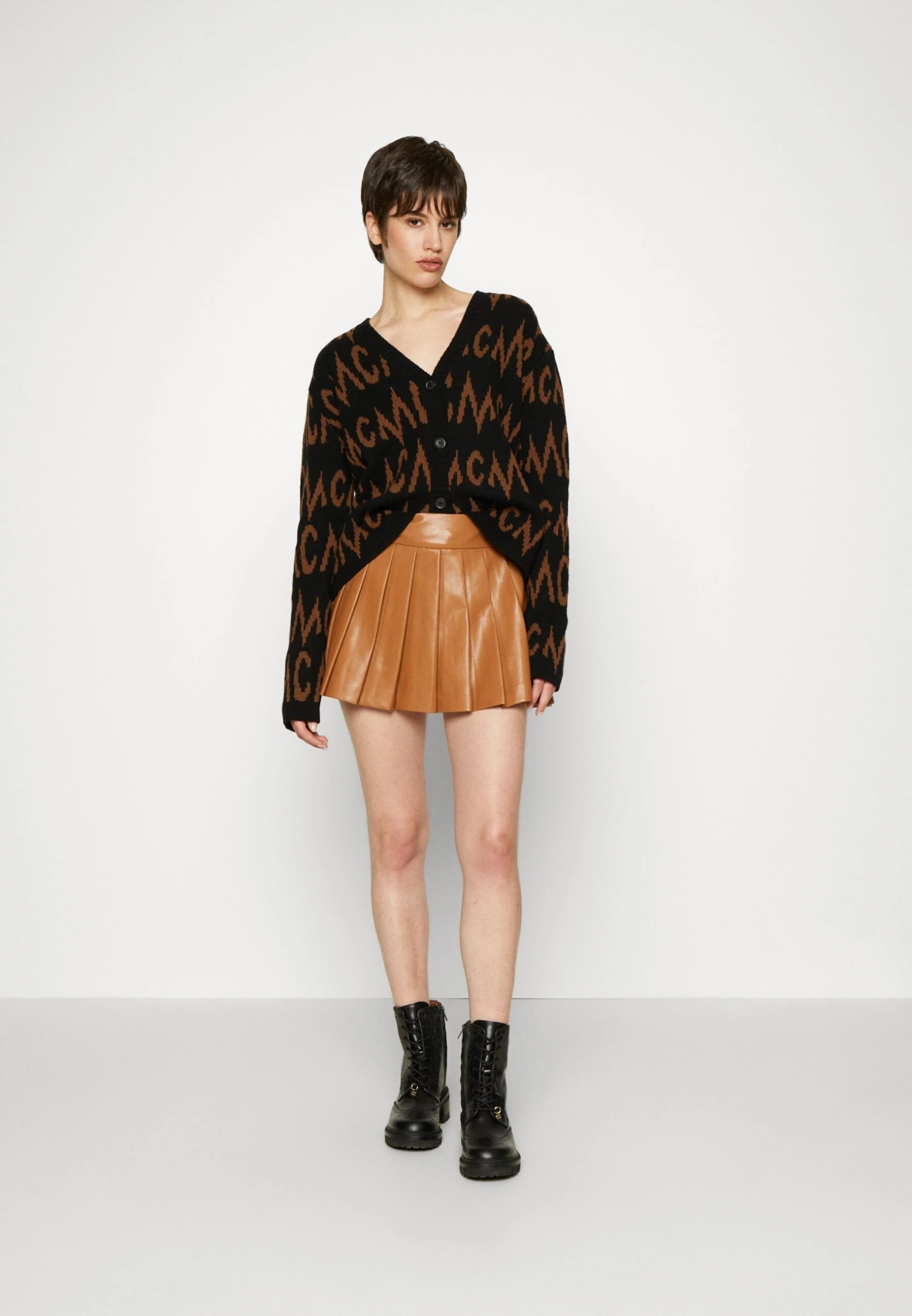 Alice + Olivia Skort - Gonna A Pieghe - Camel 7 Alice + Olivia Skort - Gonna A Pieghe - Camel - immagine 5