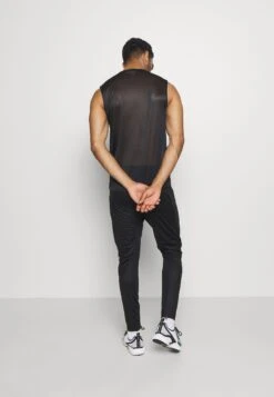 Reebok PantPantaloni SportiviBlack Uomo Pantaloni Sportivi E Joggers RE542K00V-Q11 -DeFacto Italia 2025 361cbc88ed7d449f8e3ca25c0571ae07