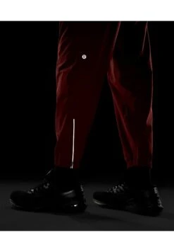 Lululemon Surge Raw Pantaloni SportiviRed Merlot Uomo Pantaloni LLS42E011-G11 -DeFacto Italia 2025 36ebe3f8f2f8453abf9d592c2f4fa1e2