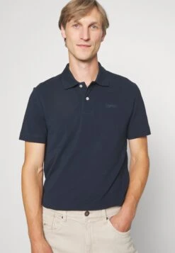 ESPRIT PoloNavy Uomo T-shirt E Polo ES122P08L-K11 16 ESPRIT PoloNavy Uomo T-shirt E Polo ES122P08L-K11 -DeFacto Italia 2025 3e0c278ce1c6471c882e7061bf798cc8