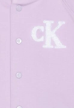 Calvin Klein Jeans Exclusive Baby UnisexFelpa Con ZipFrosted Wisteria Bambini Pullover & Cardigan C1826L00N-I11 -DeFacto Italia 2025 47ec613842c447949b8b32fe7ff19f8e