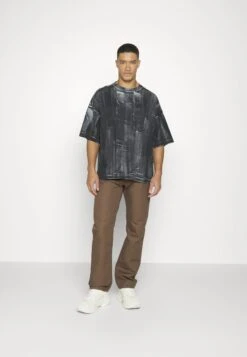 424 Pantalone UomoPantaloniBrown Uomo Pantaloni F4V22E00B-O11 -DeFacto Italia 2025 51d366e45a634452a806d8c78e89d809