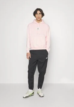 Nike Sportswear M Nk Club Taper LegPantaloni SportiviBlack Uomo Pantaloni Sportivi E Joggers NI122E0E2-Q11 -DeFacto Italia 2025 5c3b1e3514584696b9026bc591ebfc6e