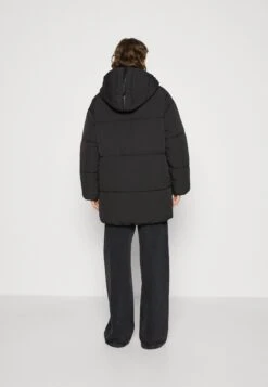 Selected Femme Slffraya PufferCappotto InvernaleBlack Donna Cappotti SE521U08R-Q11 -DeFacto Italia 2025 6cd6e19ff20449a18a7d12830fe2057b