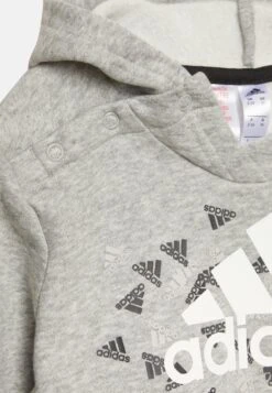 ADIDAS PERFORMANCE Bos Gra TutaMedium Grey Heather Bottom Black Bambini Tute E Set AD543K0IW-C13 9 ADIDAS PERFORMANCE Bos Gra TutaMedium Grey Heather Bottom Black Bambini Tute E Set AD543K0IW-C13 -DeFacto Italia 2025 6cdfdea38526468ca68d48c02a1ea634