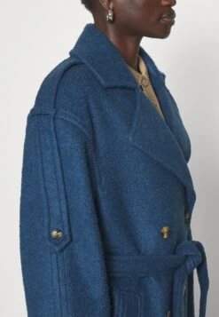 Dawson ModernCappotto ClassicoEnsign Blue Donna Cappotti S3821U04E-L11 -DeFacto Italia 2025 6e868248e83642b1a90b662ebcfa756b