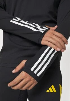 ADIDAS PERFORMANCE Juventus Turin TrainingSquadraBlack Uomo T-shirt E Polo AD542D4XD-Q11 -DeFacto Italia 2025 6f09c5176e4b485f920f8d5bb1aea938