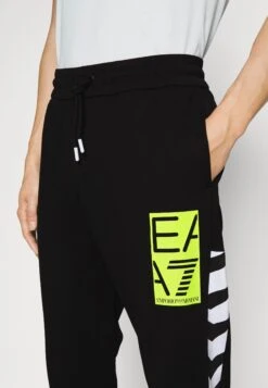 EA7 Emporio Armani TrouserPantaloni SportiviBlack Uomo Pantaloni Sportivi E Joggers EA722E02L-Q11 -DeFacto Italia 2025 70f62ca4ba544780a4bf43f9bd8554e6