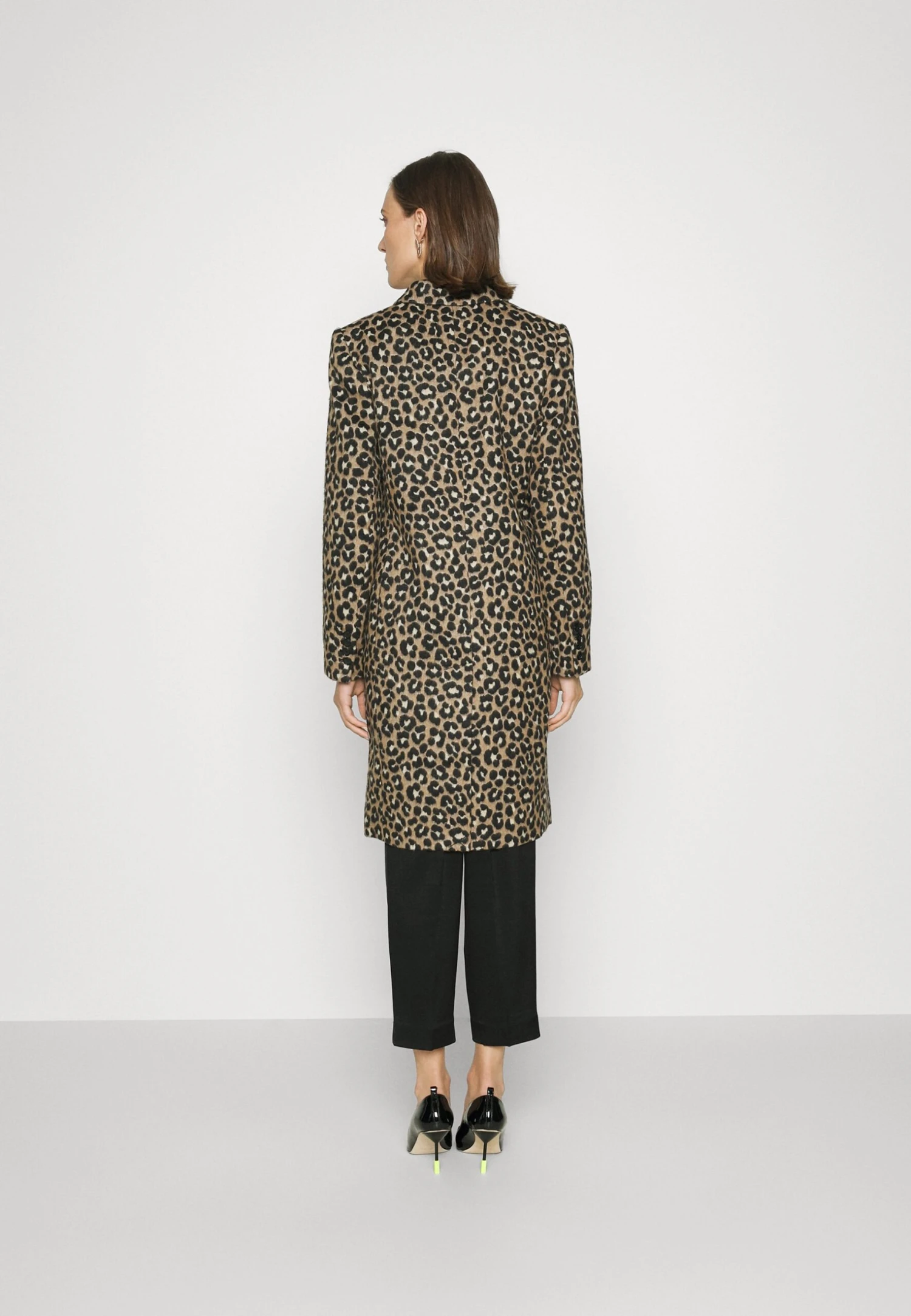 MICHAEL Michael Kors LeopardCappotto ClassicoDarkk Camel/Black Donna Cappotti MK121U05G-O11 5 MICHAEL Michael Kors LeopardCappotto ClassicoDarkk Camel/Black Donna Cappotti MK121U05G-O11 - immagine 3
