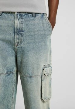 BERSHKA Faded-Effect SkaterCargoJeans BaggyBlue/Grey Uomo Jeans BEJ22G09X-K12 11 BERSHKA Faded-Effect SkaterCargoJeans BaggyBlue/Grey Uomo Jeans BEJ22G09X-K12 -DeFacto Italia 2025 80da4de11e2249c4bad56e88b845d917