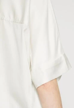 CamiciaOff-White Donna Camicie E Bluse ZI421E001-A11 -DeFacto Italia 2025 811c6fb40cbe4b06a2ff02ae8df95b42