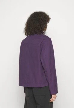 Calvin Klein Jeans Workwear Boxy Cropped JacketGiacca Da Mezza StagionePurple Uomo Giacche C1822T09Q-I11 -DeFacto Italia 2025 a181edf60a2f4765bf826bc23d73b895