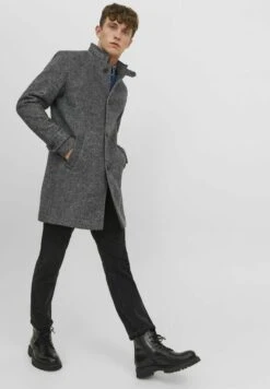 JACK&JONES Premium Blamelton SnCappotto CortoDark Grey Uomo Cappotti JAM22T04V-C14 14 JACK&JONES Premium Blamelton SnCappotto CortoDark Grey Uomo Cappotti JAM22T04V-C14 -DeFacto Italia 2025 a1a8eb6a4fbd4dcb8a1832ddd4528842