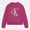 Calvin Klein Jeans Fluffy MonogramMaglioneViolet Fun Bambini Pullover & Cardigan C1823K04M-I11 -DeFacto Italia 2025 a9536b7115ce4db8b1af3c90b2c75d45