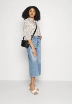 Selected Femme SlfcollinsCamicettaBirch Donna Camicie E Bluse SE521E0QD-T11 -DeFacto Italia 2025 c367e4ec586a4e35be6854a62c171d81