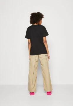 COLOURFUL REBEL Club Coconut Loosefit TeeT-Shirt Con StampaBlack Donna T-shirt E Top C5J21D02Y-Q11 -DeFacto Italia 2025 c731c81e8f0e445381c308fdd5ebdcc8