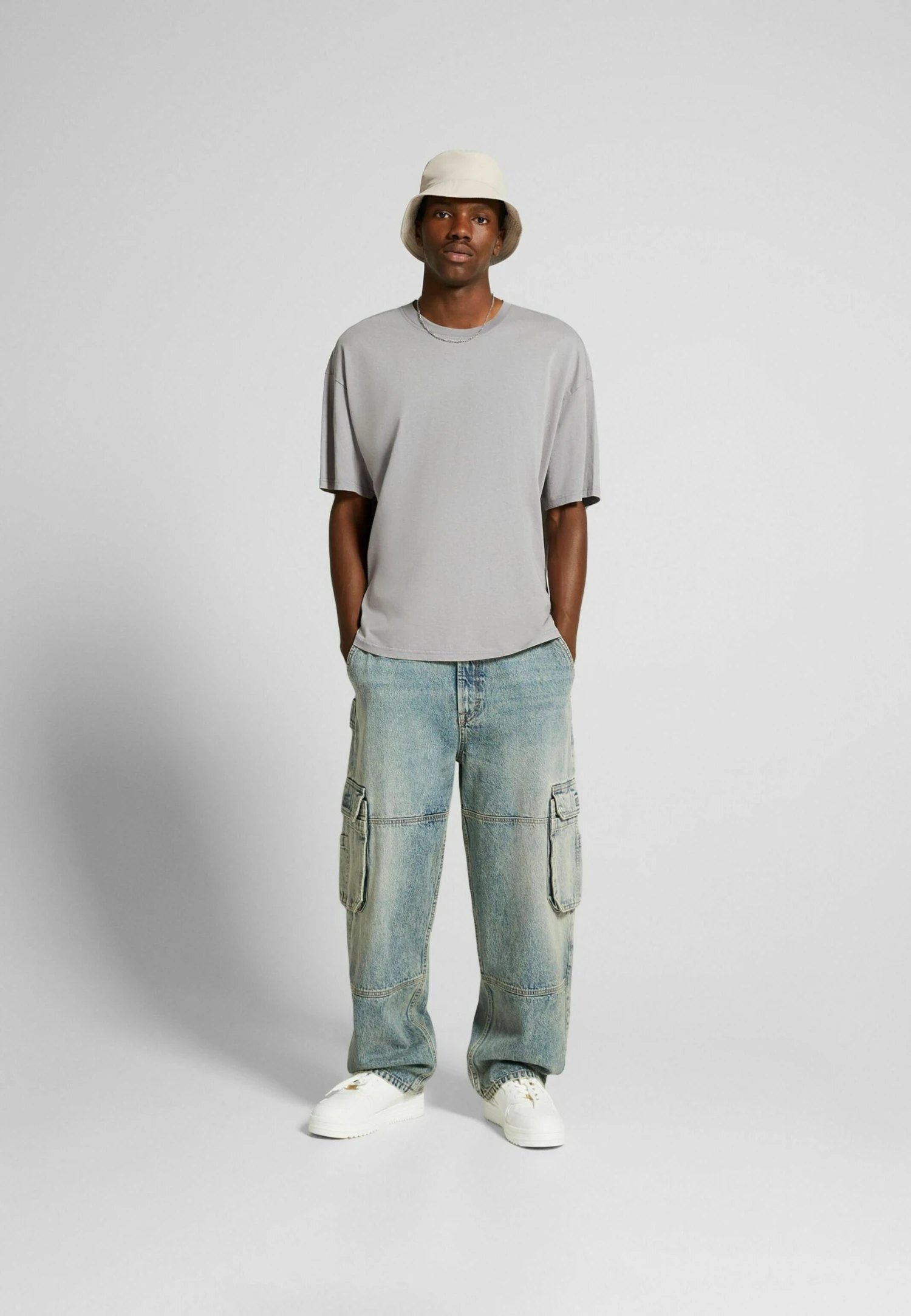 BERSHKA Faded-Effect SkaterCargoJeans BaggyBlue/Grey Uomo Jeans BEJ22G09X-K12 4 BERSHKA Faded-Effect SkaterCargoJeans BaggyBlue/Grey Uomo Jeans BEJ22G09X-K12 - immagine 2