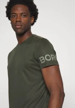 BJØRN BORG LightT-Shirt Con StampaForest Night Uomo T-shirt E Polo BJ242D07A-N11 11 BJØRN BORG LightT-Shirt Con StampaForest Night Uomo T-shirt E Polo BJ242D07A-N11 -DeFacto Italia 2025 cf23251339eb483790cbad22060fc388
