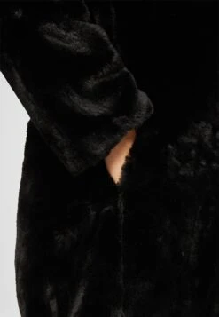 URBAN CLASSICS Cappotto ClassicoBlack Donna Cappotti UR621U00G-Q11 -DeFacto Italia 2025 ddc889c9acbe4afc982a412fdd638747