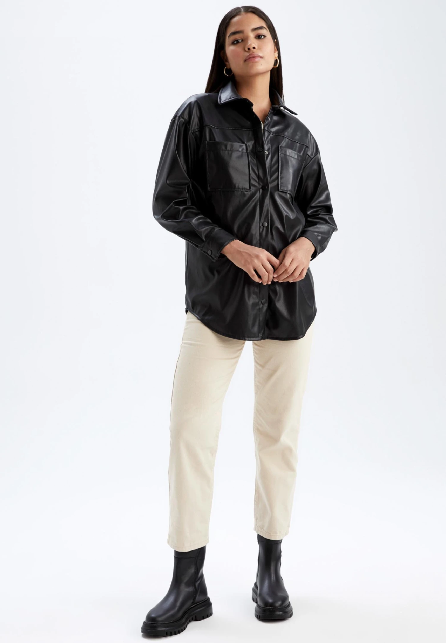 DeFacto Regular Fit CamiciaBlack Donna Camicie E Bluse DEZ21E15K-Q11 4 DeFacto Regular Fit CamiciaBlack Donna Camicie E Bluse DEZ21E15K-Q11 - immagine 2