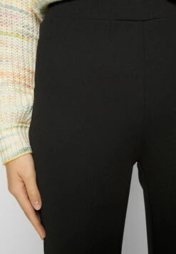 COTTON ON Pull On Flare PantPantaloni SportiviBlack Donna Pantaloni C1Q21A014-Q11 -DeFacto Italia 2025 f3fa4bb36e314f51ab1eb3ee259f35f1